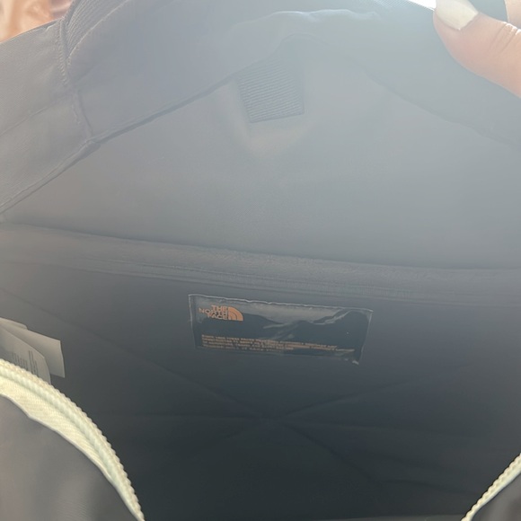 North Face Recon Women’s Backpack Black and Mint - Picture 6 of 7